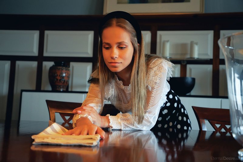 Елена, 19 лет, 1 размер груди
